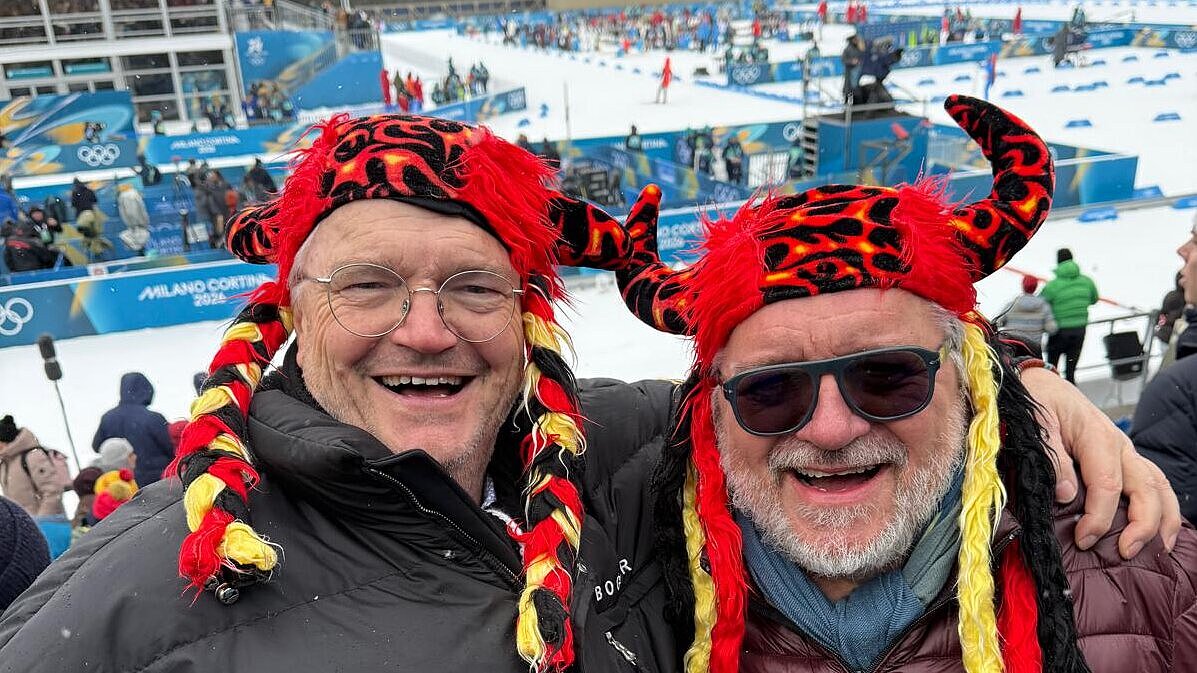 Sail­au­fer Wer­ner Krass und Erich Müt­zel aus Gold­bach auf der Suche nach Olympia-Flair